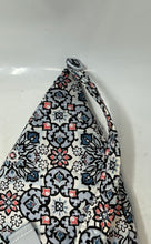 Load image into Gallery viewer, Vera Bradley Womens Multicolor Floral Adjustable Strap Inner Pockets Sling Bag
