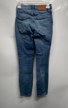 Load image into Gallery viewer, Lucky Brand Womens Blue Medium Dark Wash Button-Fly Skinny Leg Jeans Size 0/25
