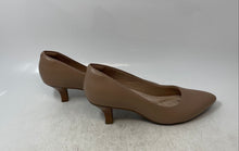 Load image into Gallery viewer, Clarks Womens Kepley Vine Beige Leather Slip-On Kitten Pump Heels Size 9
