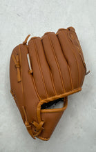 Load image into Gallery viewer, Unisex Brown Professional Baseball Glove With Mixed 4 Pcs Balls
