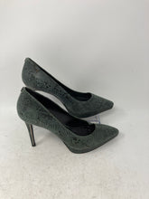 Load image into Gallery viewer, DKNY Womens Lexi Green Two Tone Snake Print Pointed Toe High Pump Heels Size 9
