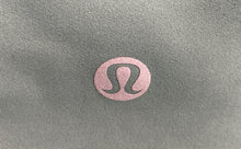 Load image into Gallery viewer, Lululemon Womens Two Tone Green Wake &amp; Train Tight Compression Leggings Size 6
