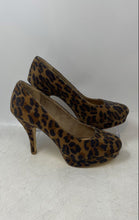 Load image into Gallery viewer, Kenneth Cole Reaction Womens Multicolor Animal Print Platform Heels Size 8.5

