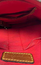 Load image into Gallery viewer, Dooney &amp; Bourke Womens Beige Adjustable Strap Zipper Crossbody Handbag
