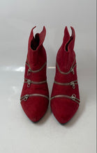 Load image into Gallery viewer, Pour La Victoire Womens Red Pointed Toe Zipper Ankle Booties Size 8
