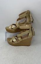 Load image into Gallery viewer, UGG Womens Raquel 1092254 Metallic Gold Wedge Heel Espadrille Sandals Size 8
