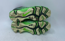 Load image into Gallery viewer, Nike Kids Vapor Shark 3 Green Lace-Up Sneakers Football Cleats Size 5.5Y
