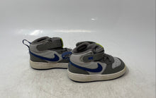 Load image into Gallery viewer, Nike Kids Court Borough Mid 2 Gray Low Top Lace-Up Sneaker Shoes Size 7C
