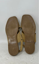 Load image into Gallery viewer, Avellini Womens Beige Leather Open Toe Flat Slingback Sandals Size 8
