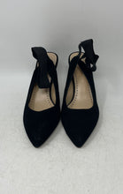 Load image into Gallery viewer, Adrienne Vittadini Womens Black Pointed Toe Slip-On Stiletto Pump Heels Size 7M

