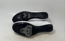 Load image into Gallery viewer, Speed Unisex White Black Drawstring 3 Bolt Low Top Cycling Shoes Size EUR 43
