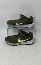 Load image into Gallery viewer, Nike Unisex Kids Revolution 6 DD1095-300 Green Low Top Sneakers Shoes Size 13.5C
