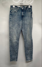 Load image into Gallery viewer, Guess Womens Light Blue Denim Medium Wash Skinny Jeans Size 30 With Tag
