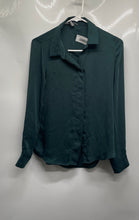 Load image into Gallery viewer, H&amp;M Womens Green Collared Long Sleeve Button-Up Shirt Size 4
