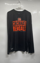 Load image into Gallery viewer, NFL Team Apparel Mens Black Cincinnati Bengals Long Sleeve NFL Football Shirt L
