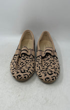 Load image into Gallery viewer, Vespiero Womens Beige Animal Print Moc Toe Slip-On Loafer Shoes Size 13W
