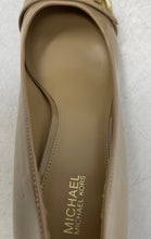 Load image into Gallery viewer, Michael Kors Womens Jilly Flex Nude Patent Leather Block Pump Heels Size 9 M
