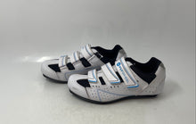 Load image into Gallery viewer, Ergo Womens Flywheel Fly Fierce White Black &amp; Blue Cycling Shoes Size 6
