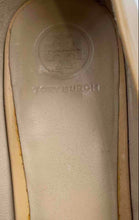 Load image into Gallery viewer, Authentic Tory Burch Womens Beige Leather Block Pump Heels Size 9.5 Stained
