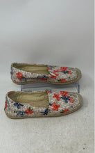 Load image into Gallery viewer, Michael Kors Womens Kendrick White Floral Print Espadrille Flats Size 5.5M
