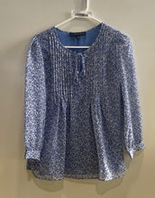Load image into Gallery viewer, Tommy Hilfiger Womens Blue White Floral Print Pleated Blouse Top Size XS
