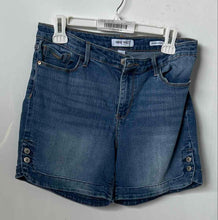 Load image into Gallery viewer, Nine West Womens Blue Medium Wash Pockets Denim Bermuda Shorts Size 10
