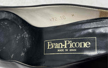 Load image into Gallery viewer, Evan Picone Womens Black Camel Leather Cap Toe Slip-On Pump Heels Size 10M
