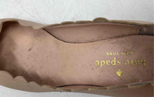 Load image into Gallery viewer, Kate Spade Womens Yasmin Nude Leather Bow Scalloped Block Pump Heels Size 5 1/2M
