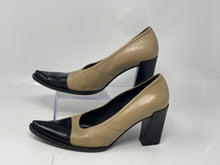 Load image into Gallery viewer, Authentic Prada Womens Beige Black Leather Pump Heels Size EUR 38.5 Damaged
