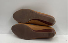 Load image into Gallery viewer, Authentic Tory Burch Womens Amanda Brown Wedge Pump Heels Size 7.5M Damaged
