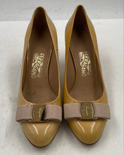 Load image into Gallery viewer, Authentic Salvatore Ferragamo Womens Beige Stiletto Pump Heels Size 6 Damaged
