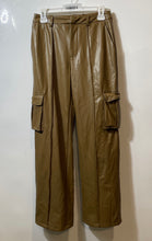 Load image into Gallery viewer, Forever 21 Womens Brown Flat Front Stretch Wide-Leg Cargo Pants Size Small
