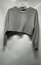Load image into Gallery viewer, Forever 21 Womens Gray Long Sleeve Crew Neck Cropped Pullover Sweatshirt Size S
