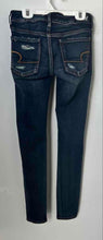 Load image into Gallery viewer, American Eagle Outfitters Womens Blue Denim Distressed Skinny-Leg Jeans Size 2
