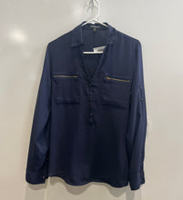 Load image into Gallery viewer, Express Womens Blue Roll Tab Sleeve Collared Pockets Popover Blouse Top Size M
