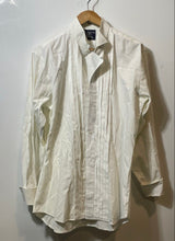 Load image into Gallery viewer, Authentic Burberrys Mens White Long Sleeve Dress Shirt Size 15/33
