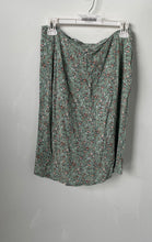 Load image into Gallery viewer, Aeropostale Womens Green Floral Print Straight &amp; Pencil Skirt Size Medium

