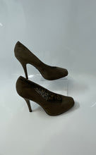 Load image into Gallery viewer, Limelight Womens Gray Suede Closed Toe Slip-On Stiletto Pump Heels Size 39
