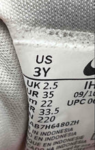 Load image into Gallery viewer, Nike Kids S.T. Dynamite Multicolor Round Toe Hook &amp; Loop Sneaker Shoes Size 3Y
