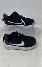 Load image into Gallery viewer, Nike Kids Star Runner 4 Black White Lace-Up Sneaker Shoes Size 7C
