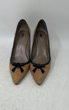 Load image into Gallery viewer, Tahari Womens Alexa Brown Black Pointed Toe Slip-On Stiletto Pump Heels Size 8M
