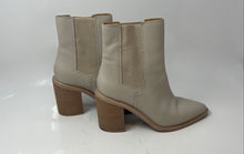 Load image into Gallery viewer, Crown Vintage Womens Pimmy Beige Leather Pointed Toe Ankle Booties Size 8.5M
