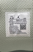 Load image into Gallery viewer, Authentic Nike Boys Air Jordan 1 Low SE FN9137 White Green Sneaker Shoes Sz 4.5Y
