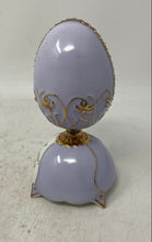 Load image into Gallery viewer, Ardleigh Elliott Heirloom Porcelain Egg Granddaughter's Grace Music Box No.A0871
