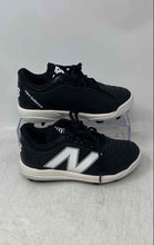 Load image into Gallery viewer, New Balance Boys 4040 V7 J4040BK7 Black Lace-Up Baseball Cleats Size 12.5 M
