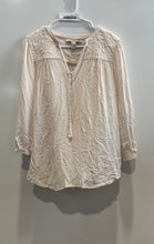 Load image into Gallery viewer, Forever 21 Womens Beige Long Sleeve Tie Neck Pleated Back Blouse Top Size Large
