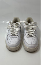 Load image into Gallery viewer, Nike Mens Air Force 1 07 White Low Top Lace-Up Sneaker Shoes Size 7
