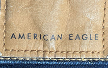 Load image into Gallery viewer, American Eagle Outfitters Womens Blue Dark Wash Denim Skinny Leg Jeans Size 00
