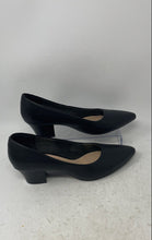 Load image into Gallery viewer, Clarks Womens Teresa Step 26167386 Black Leather Pointed Toe Pump Heels Size 9M
