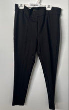 Load image into Gallery viewer, Anne Klein Womens Black Flat Front Tapered Leg Ankle Pants Size Medium
